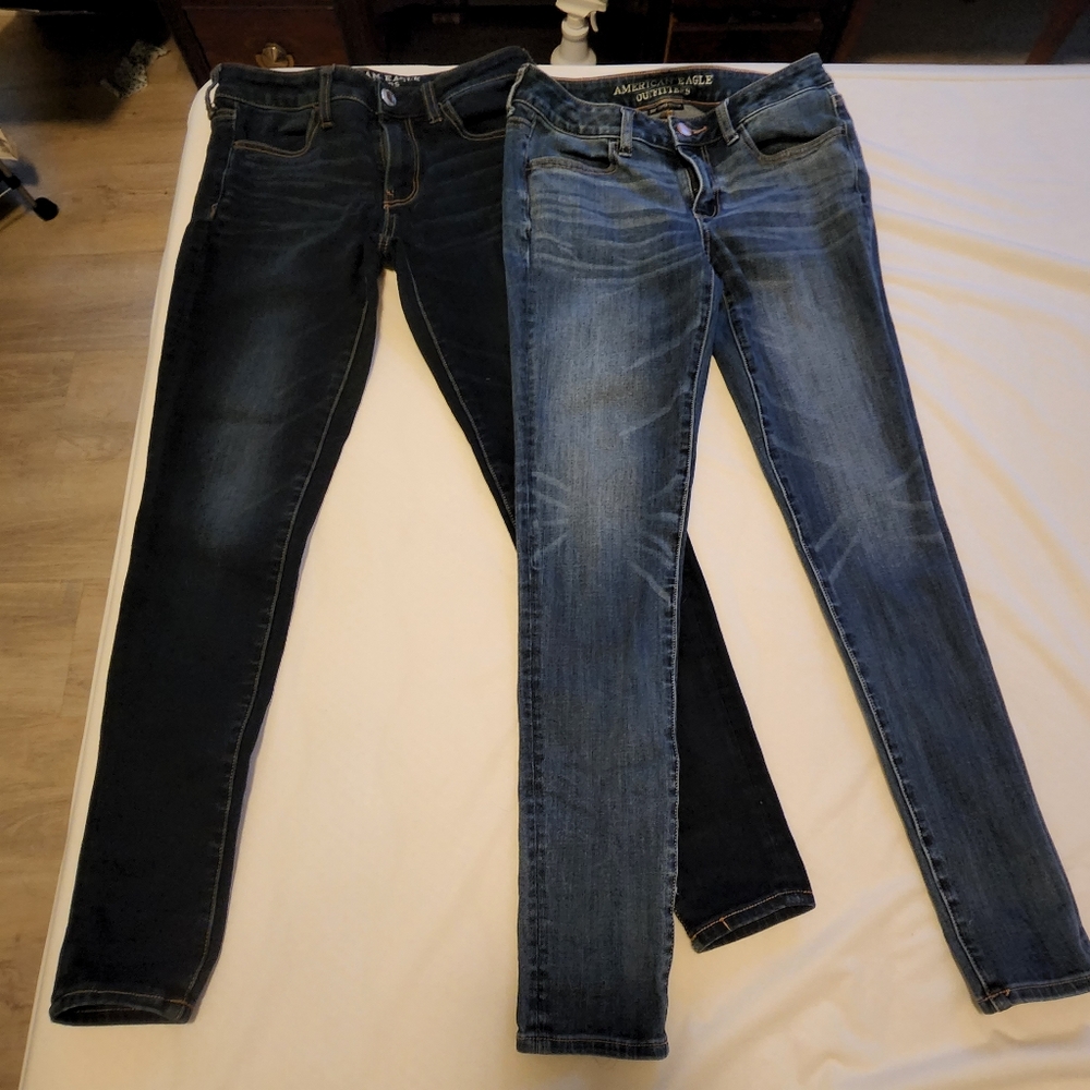 2 pairs of jeggings